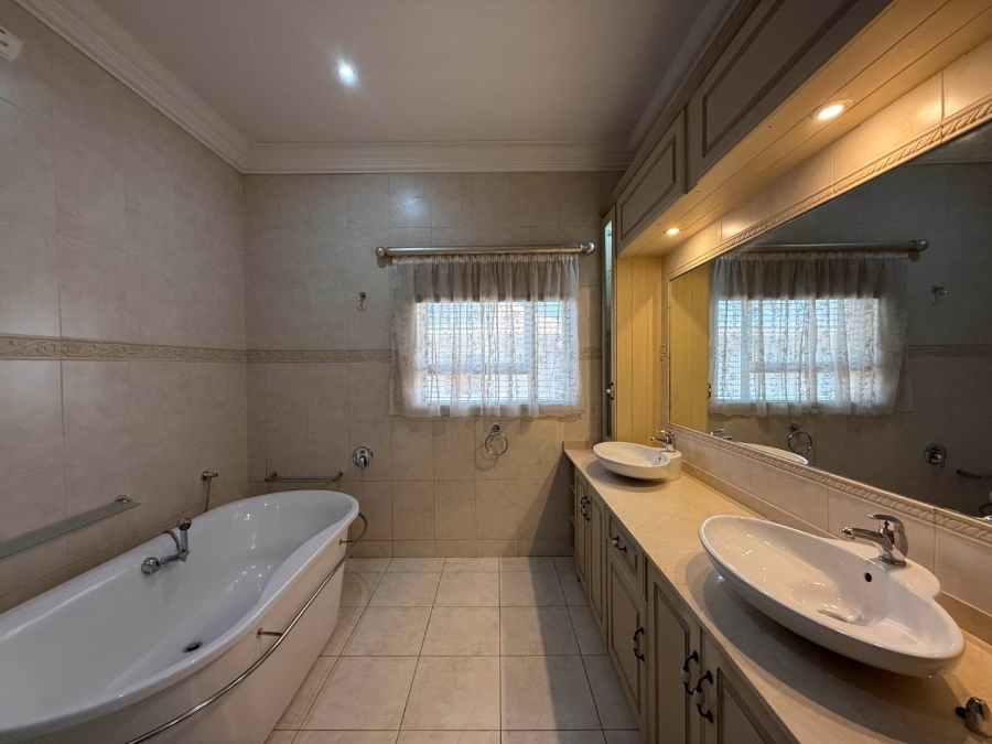 4 Bedroom Property for Sale in WestLake Country Safari Estate North West